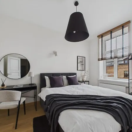 1br Centre Apartment, With Bath & Desk Ρίγα