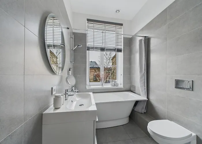 1br Centre Apartment, With Bath & Desk Lägenhet Riga