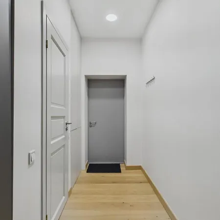 1br Centre Apartment, With Bath & Desk דירה